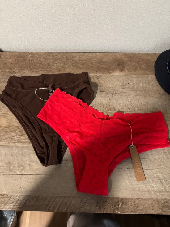 SKIMS Other - SKIMS size medium BNWT lingerie/panties